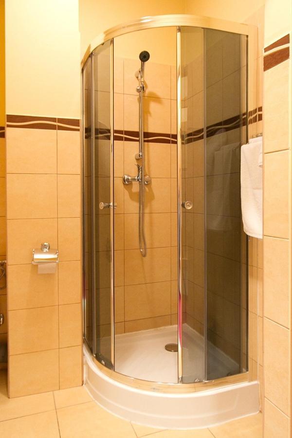 Hotel Dom Sportowca Blonie - Mosir Sanok Exterior foto